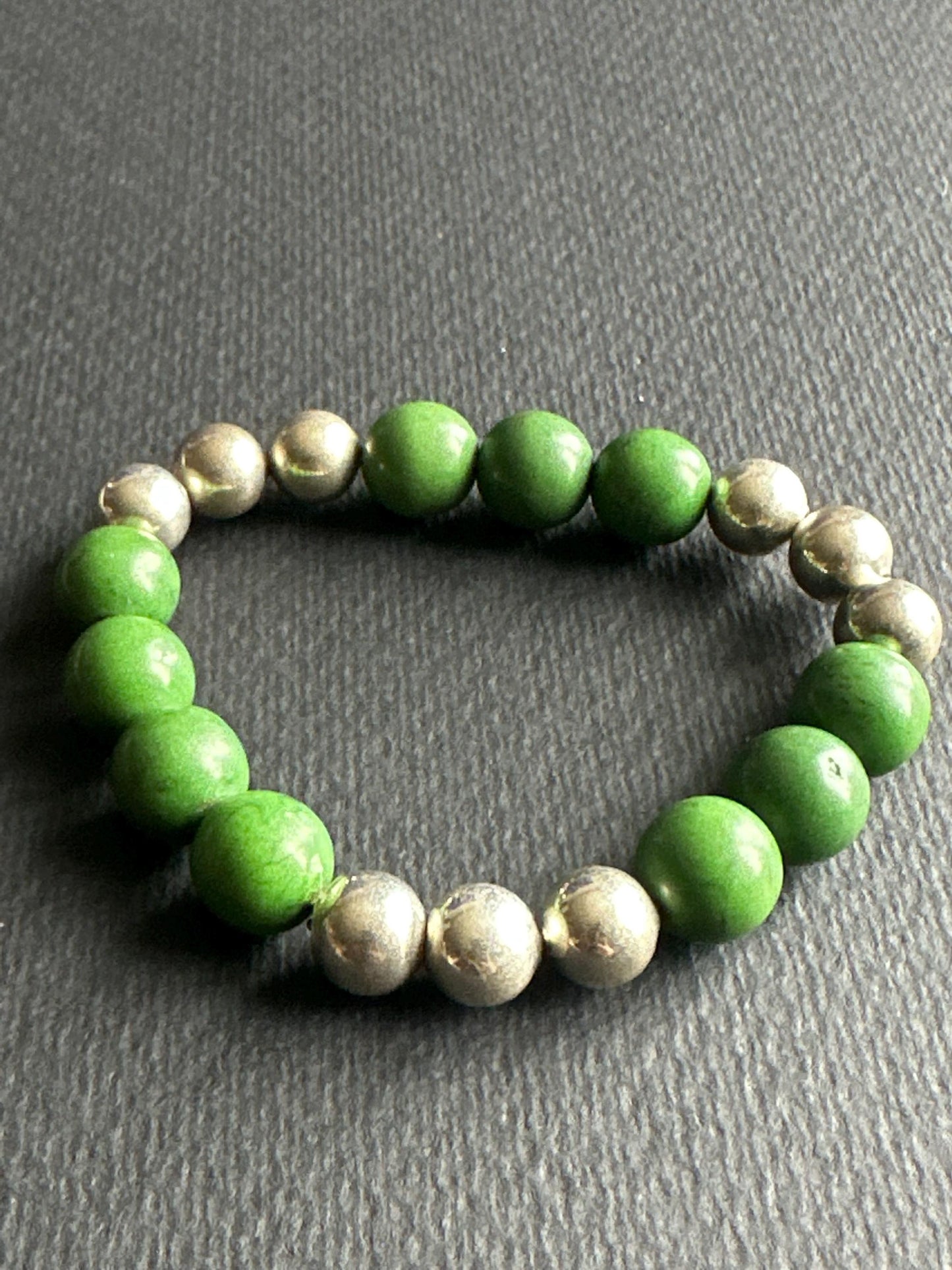 Green Howlite and Silver Metal Bracelet