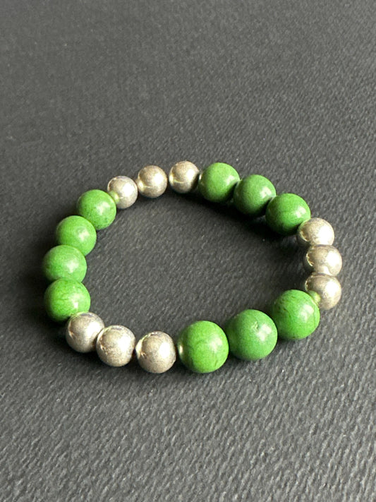 Green Howlite and Silver Metal Bracelet