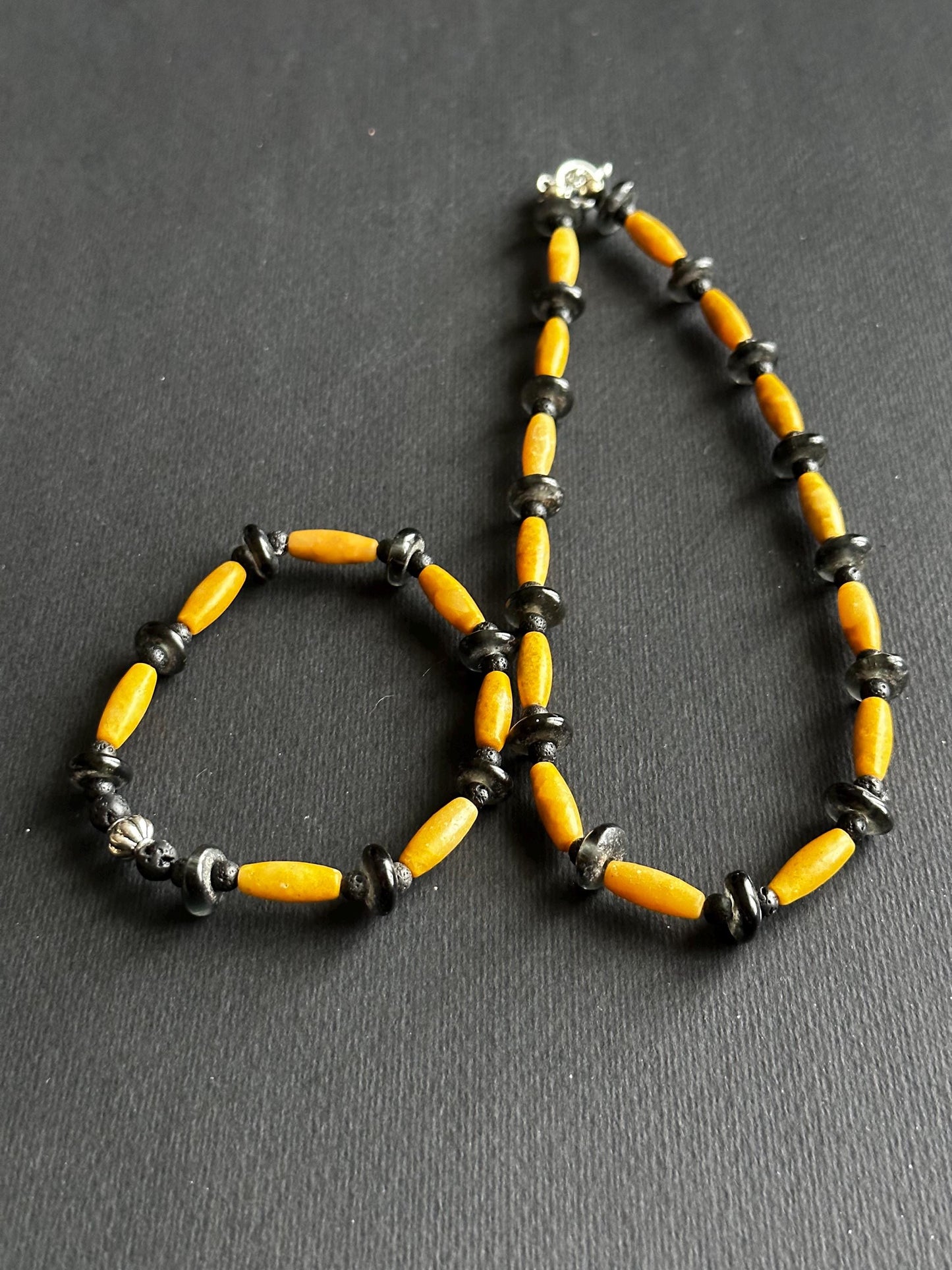 Handcrafted Unisex Beaded Necklace - 18 Inch
