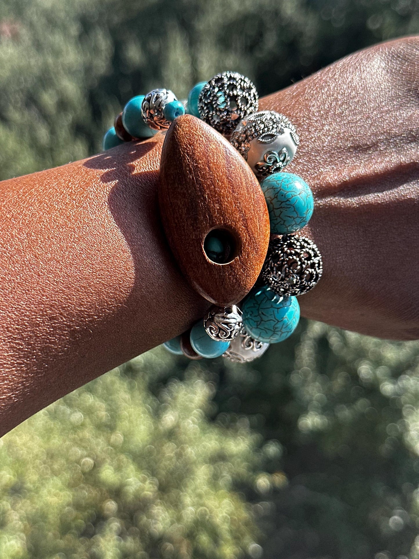 Turquoise Howlite Beaded Bracelet with Embellished White and Silver Metal Beads