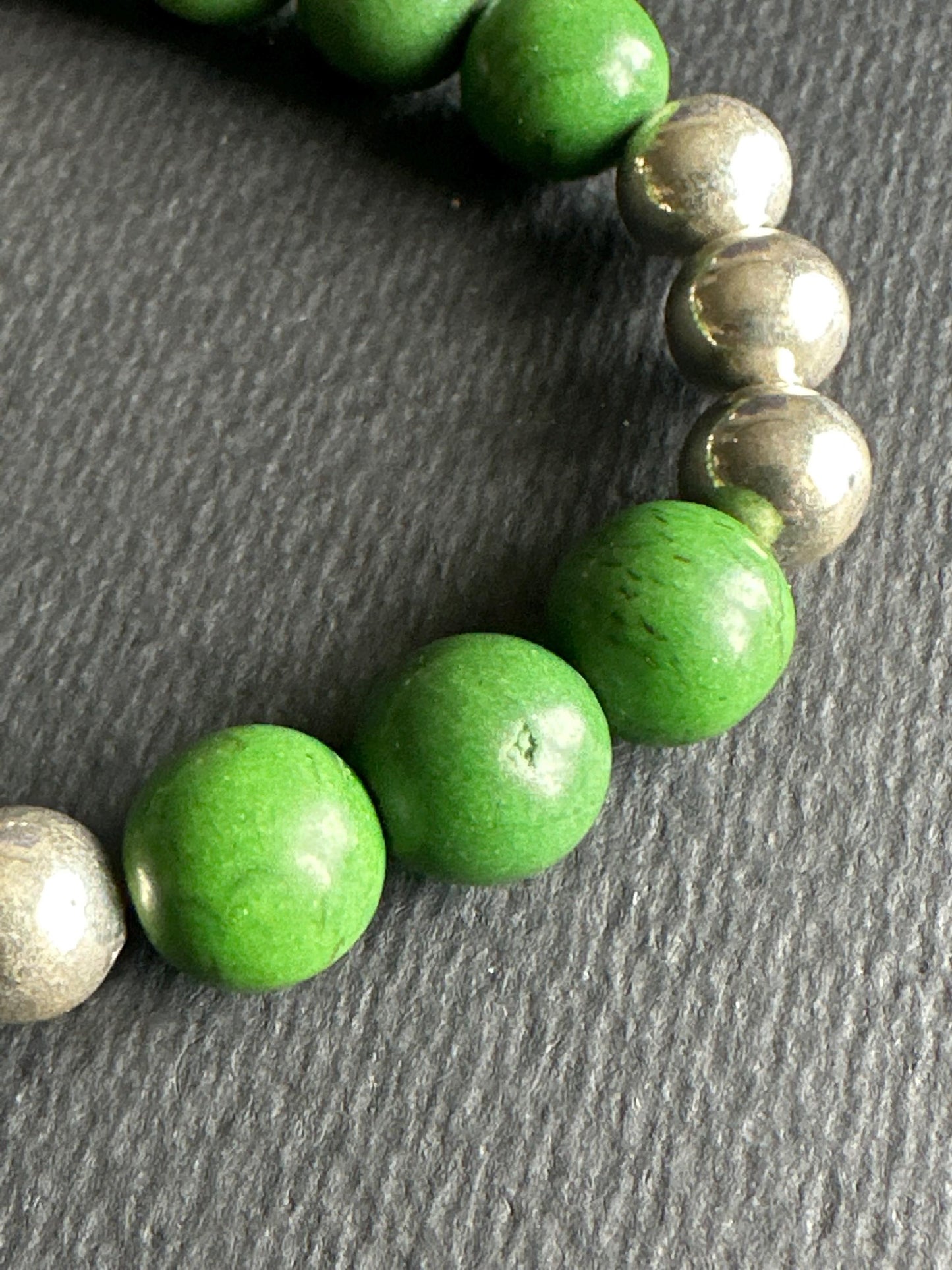 Green Howlite and Silver Metal Bracelet